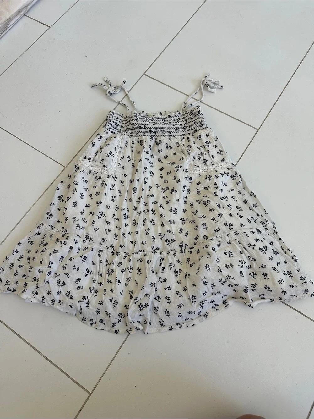 Gap Girls White Floral Tiered Sundress with Smocked Bodice blue print 4/5